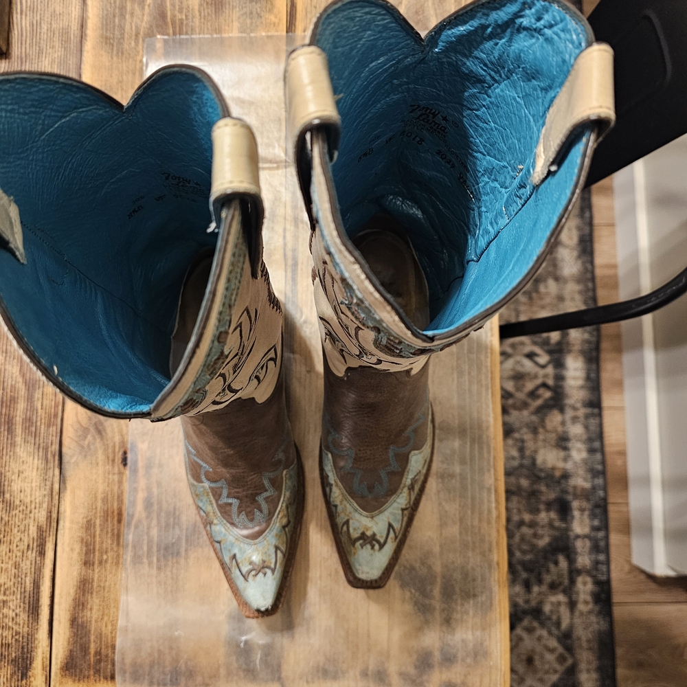 Tony Lama Embroidered Cowboy Boots - Picture 2 of 4